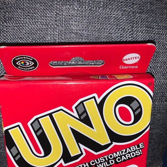 NEW- Mattel UNO Card Game with Customizable Wild Cards. 4/$20 - Picture 4 of 4